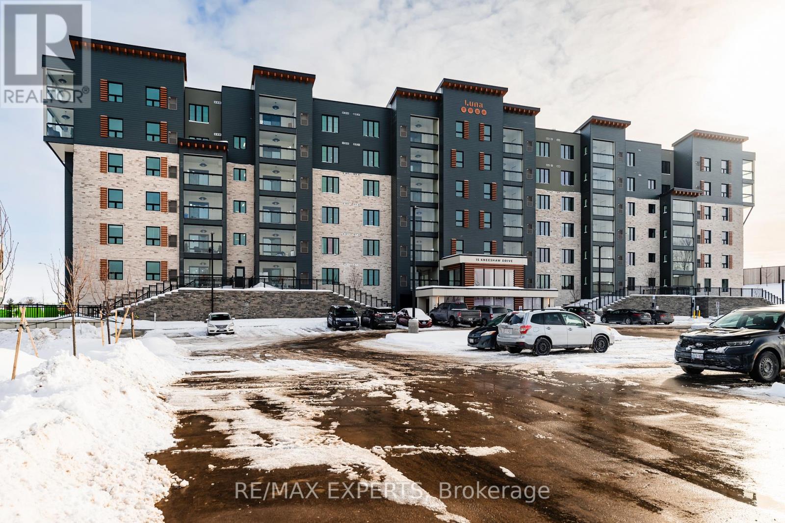 409 - 15 Kneeshaw Drive, Barrie, Ontario  L9J 0X9 - Photo 2 - S13737380