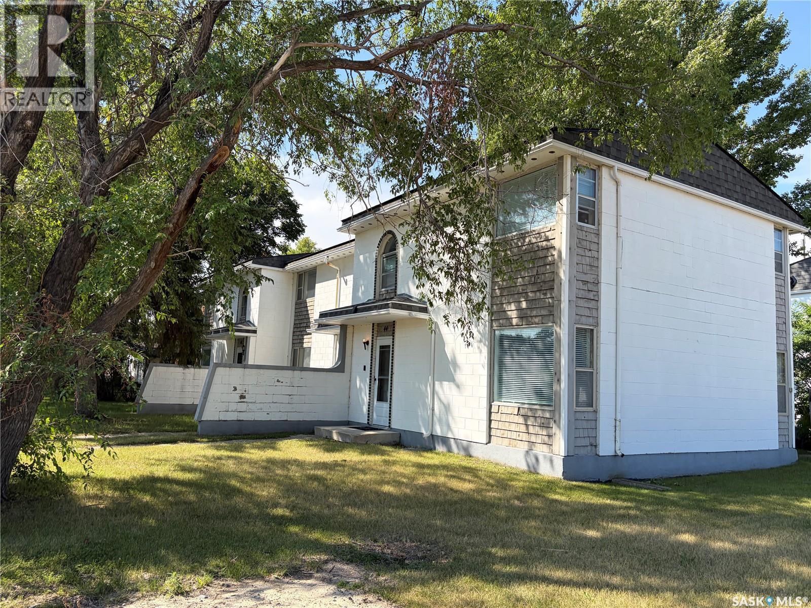 43 Bantry Street, Lanigan, Saskatchewan  S0K 2M0 - Photo 2 - SK030891