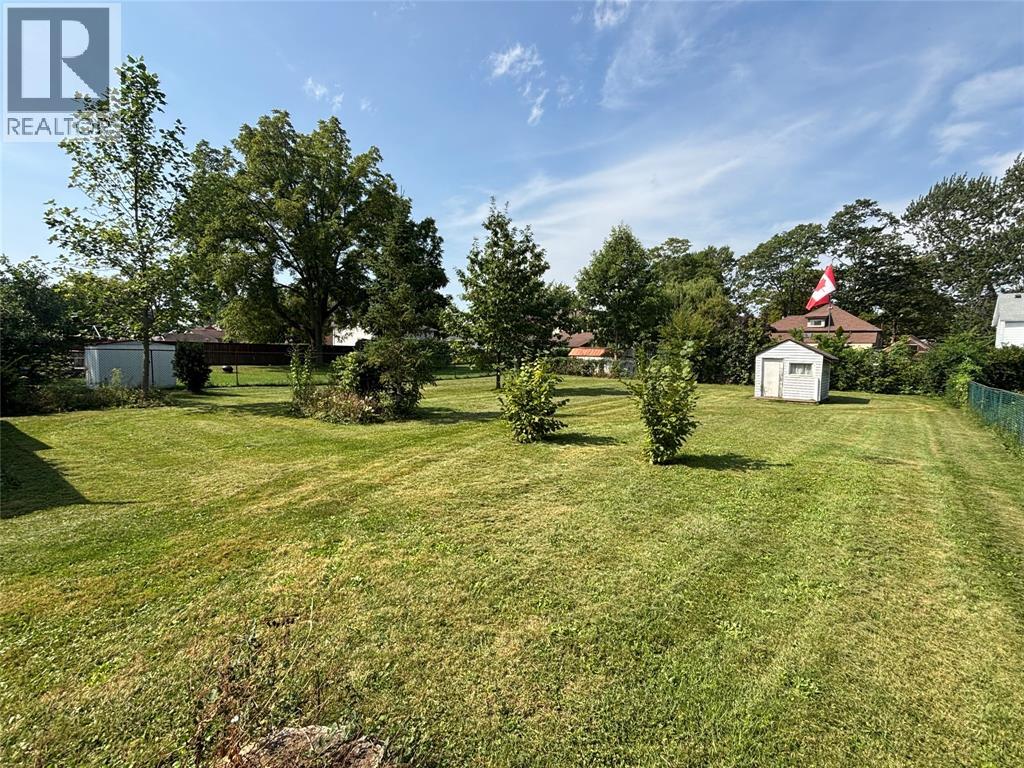 273 Emma STREET Sarnia Ontario Canada N7T3A1 4
