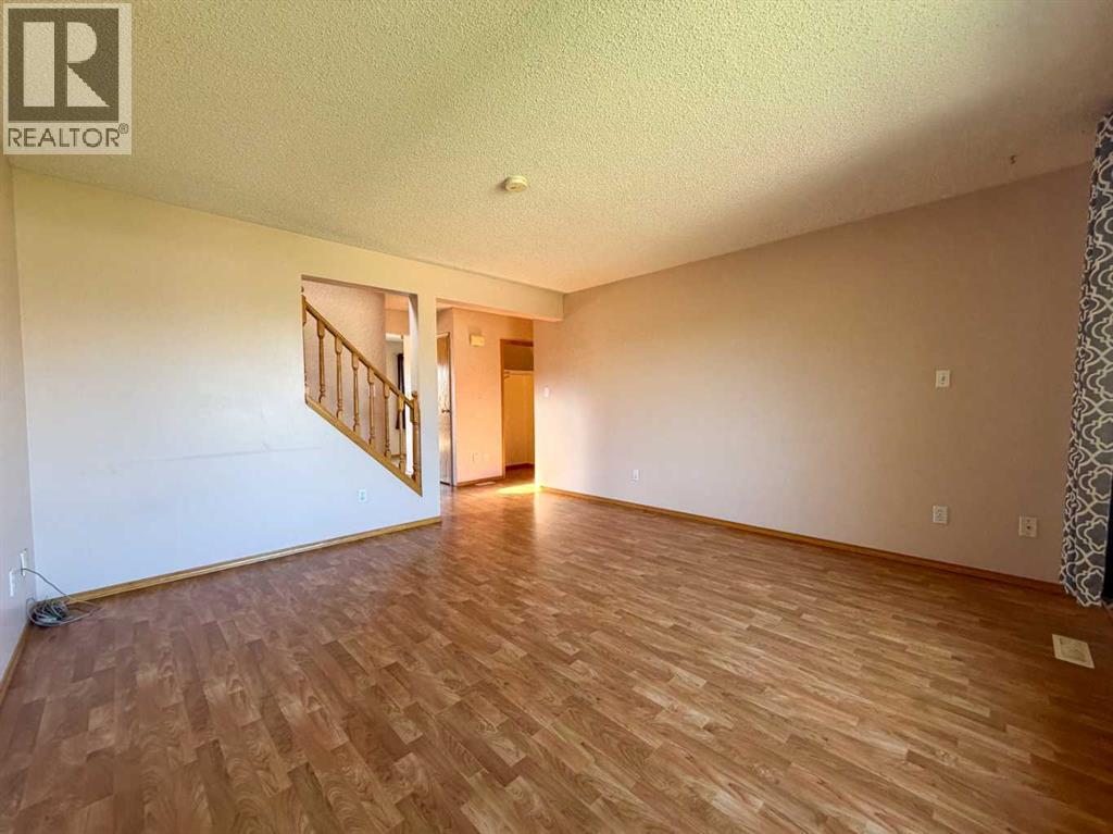 16 Wood Drive, Whitecourt, Alberta T7S 1R1 - Photo 3 - A2308460