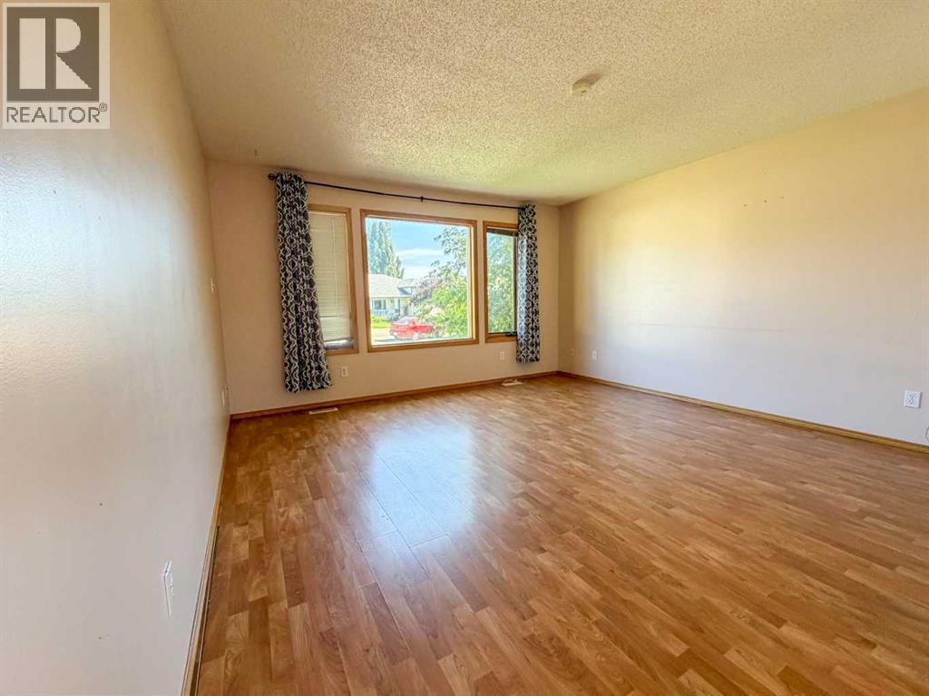 16 Wood Drive, Whitecourt, Alberta T7S 1R1 - Photo 4 - A2308460