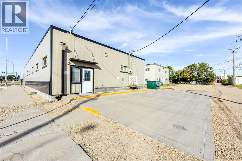 4711 51 Avenue, Camrose, Alberta  T4V 0V3 - Photo 4 - A2342012