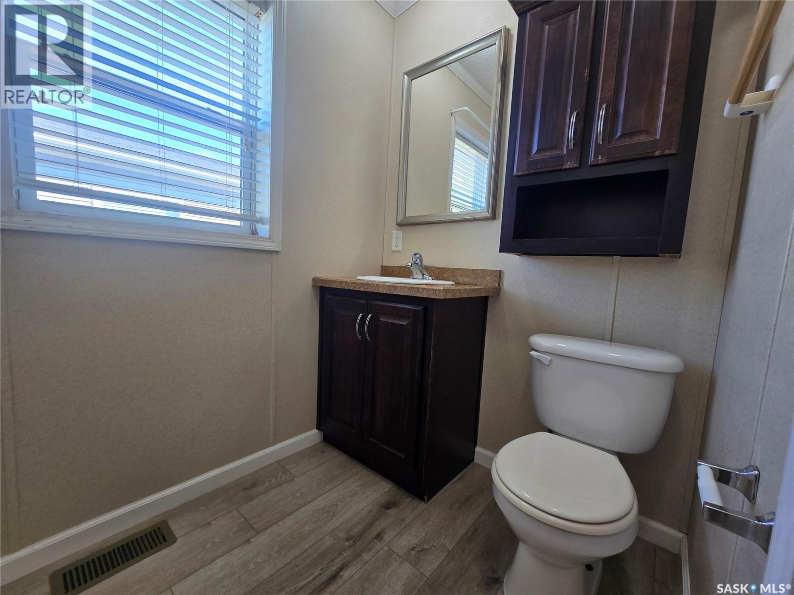 210 Brownlee Street, Weyburn, Saskatchewan  S4H 3P4 - Photo 14 - SK046688