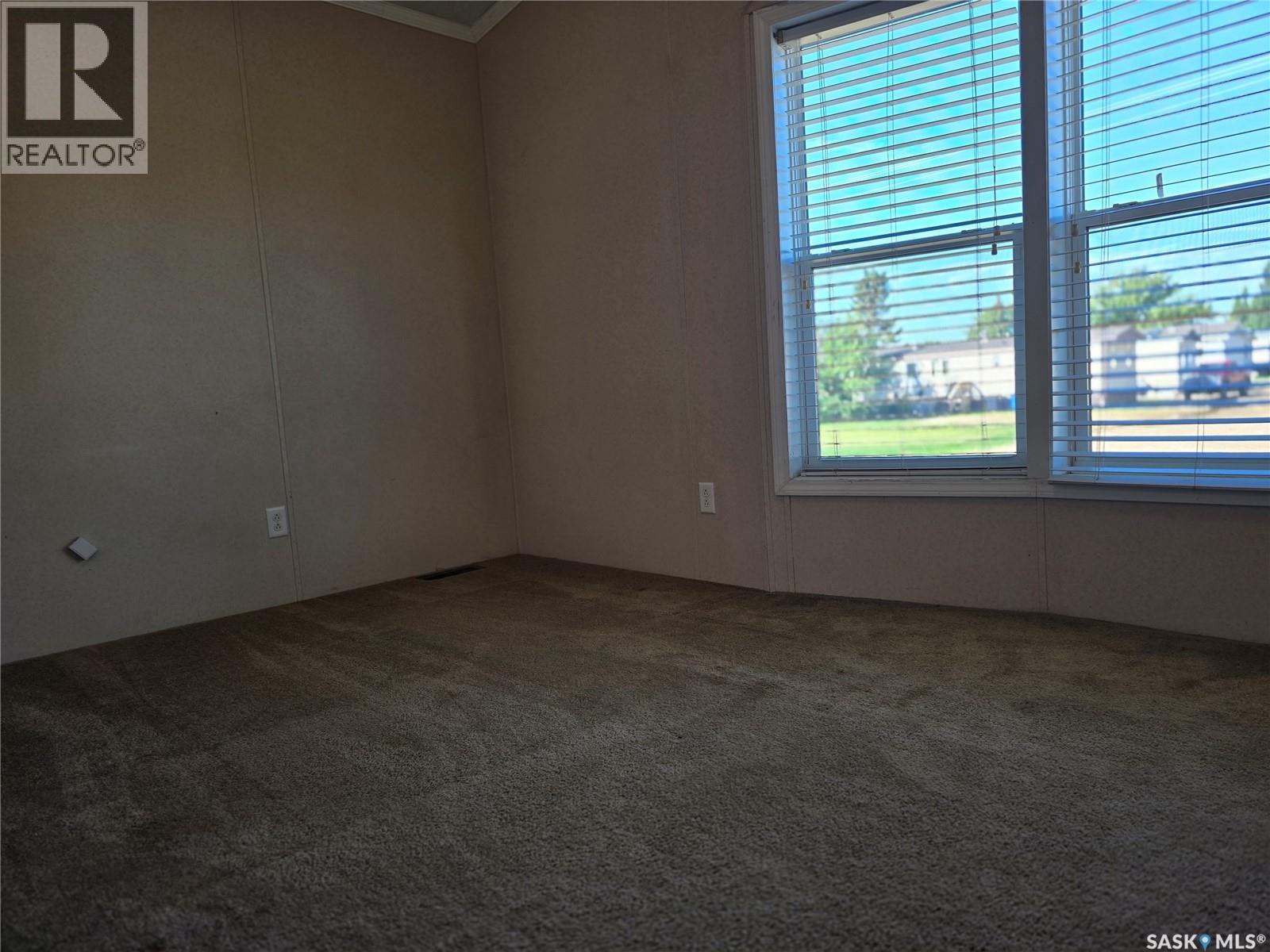 210 Brownlee Street, Weyburn, Saskatchewan  S4H 3P4 - Photo 16 - SK046688