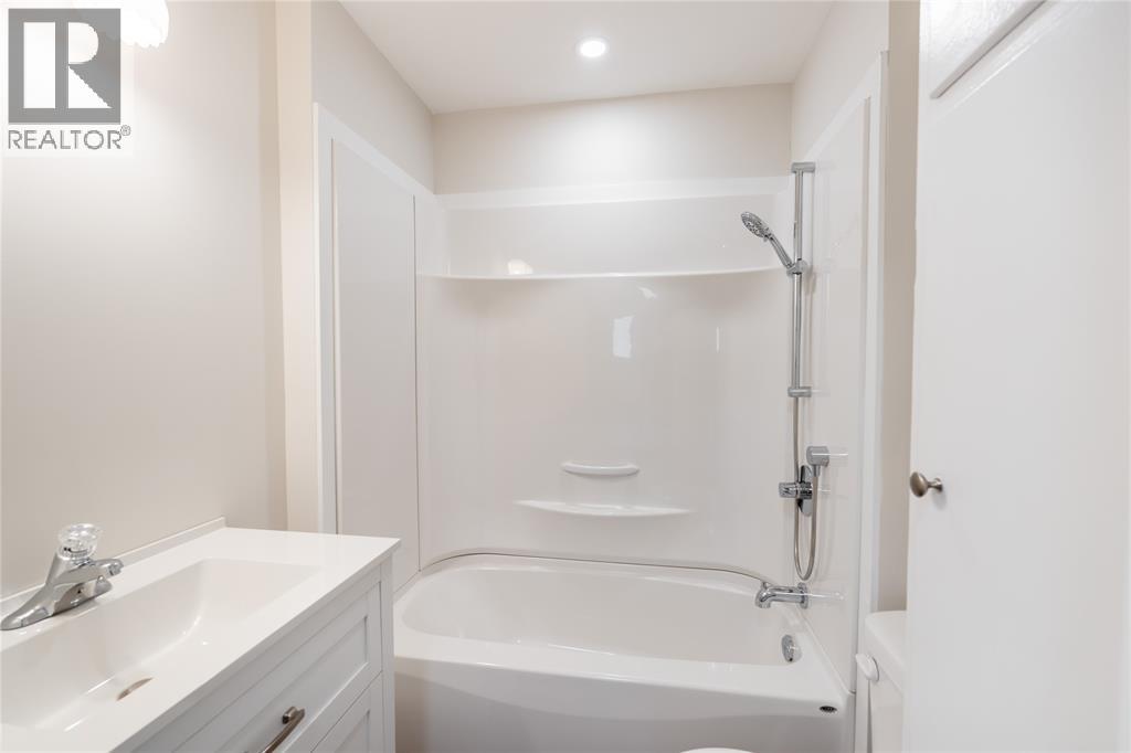 528 St Clair Street, Warwick-Watford, Ontario  N0M 2S0 - Photo 10 - 26019737