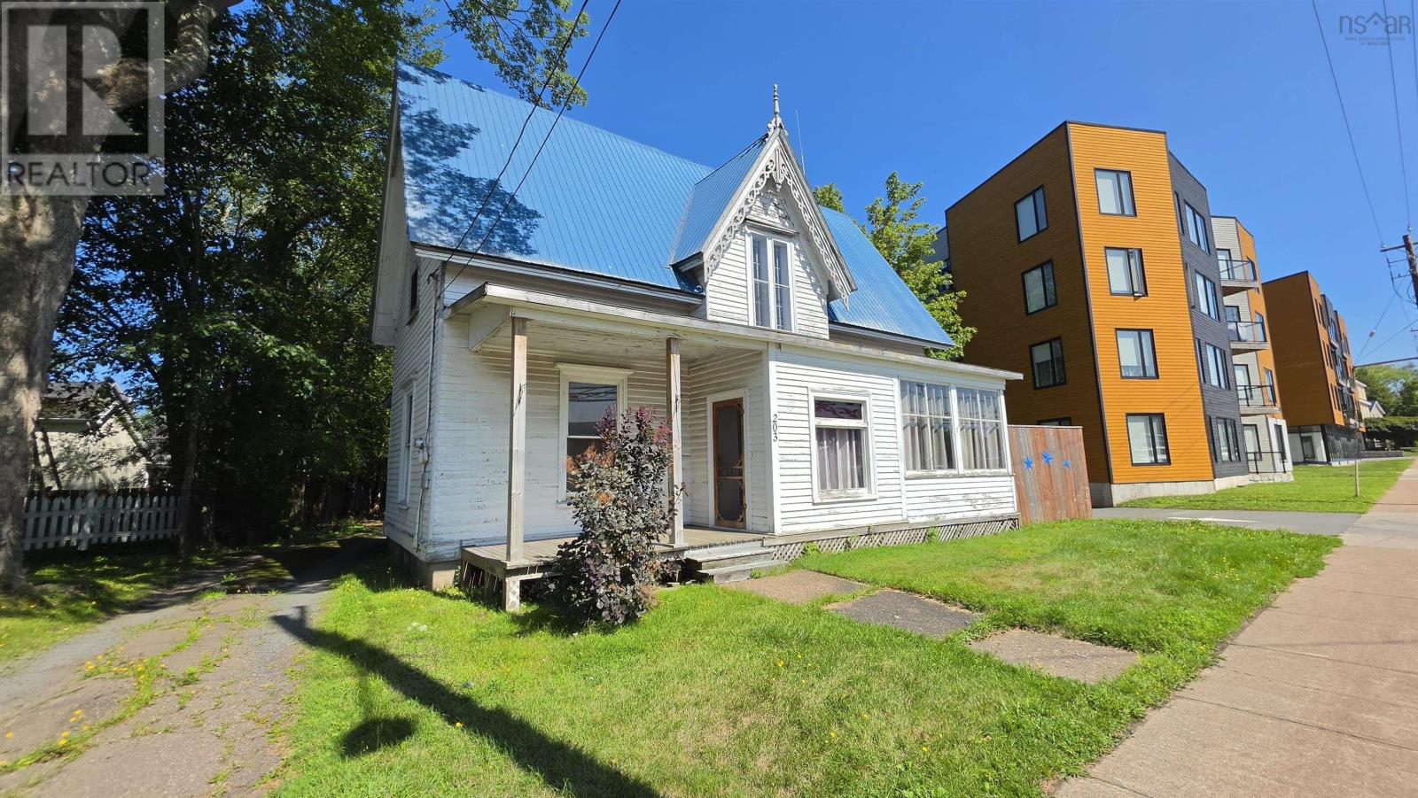 203 Queen Street, Truro, Nova Scotia  B2N 2B6 - Photo 2 - 202622220