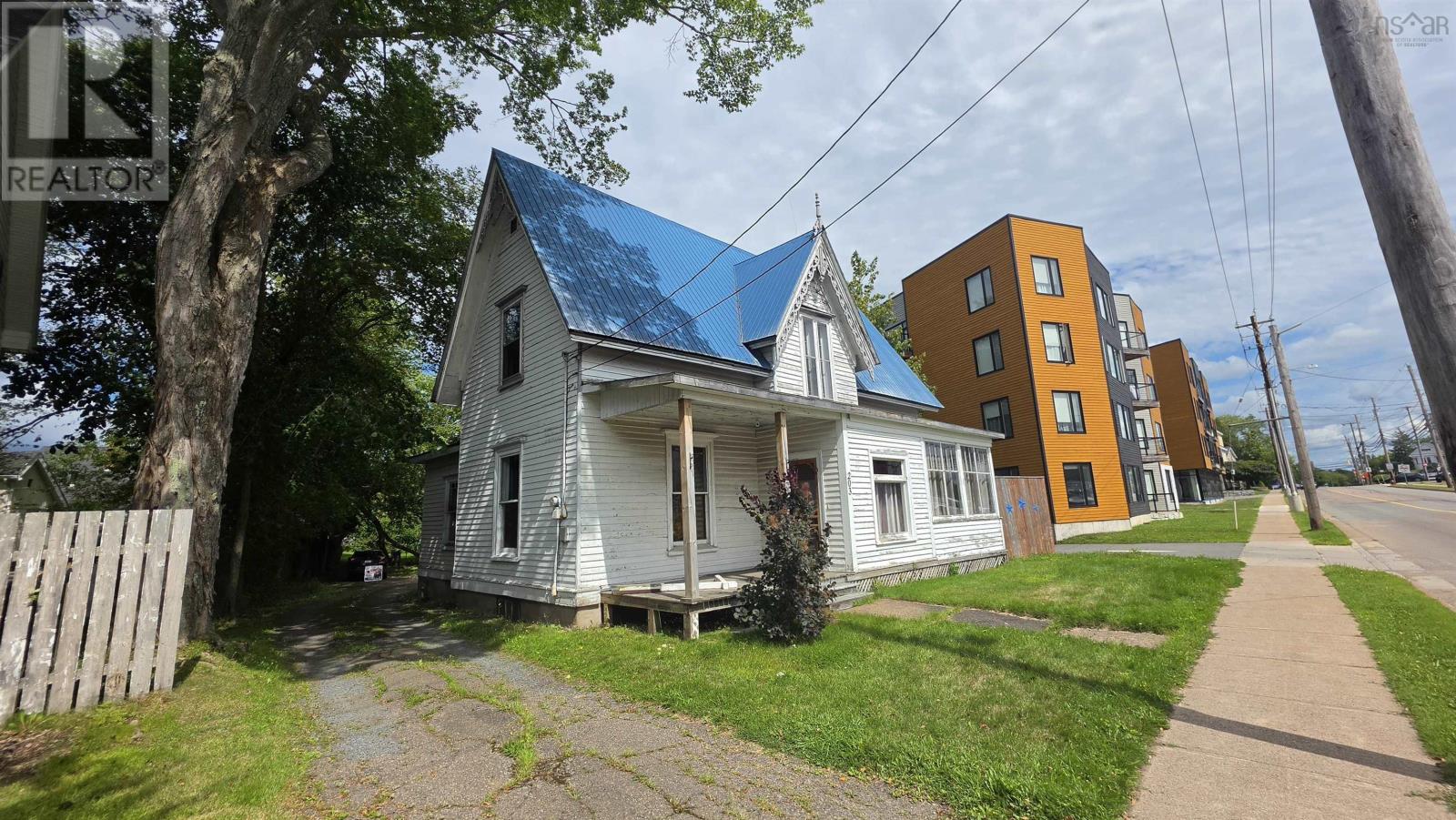 203 Queen Street, Truro, Nova Scotia  B2N 2B6 - Photo 4 - 202622220