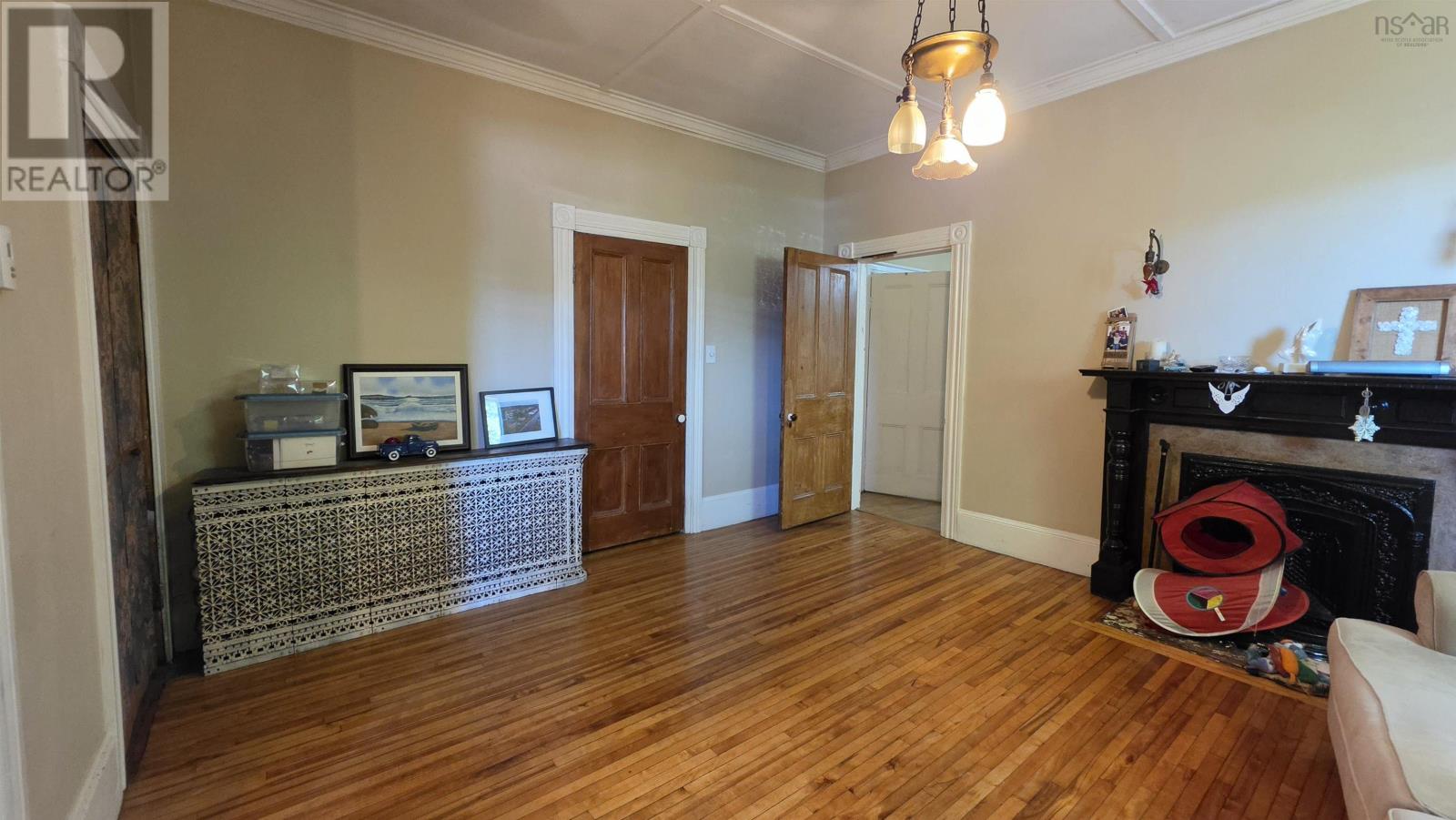 203 Queen Street, Truro, Nova Scotia  B2N 2B6 - Photo 7 - 202622220