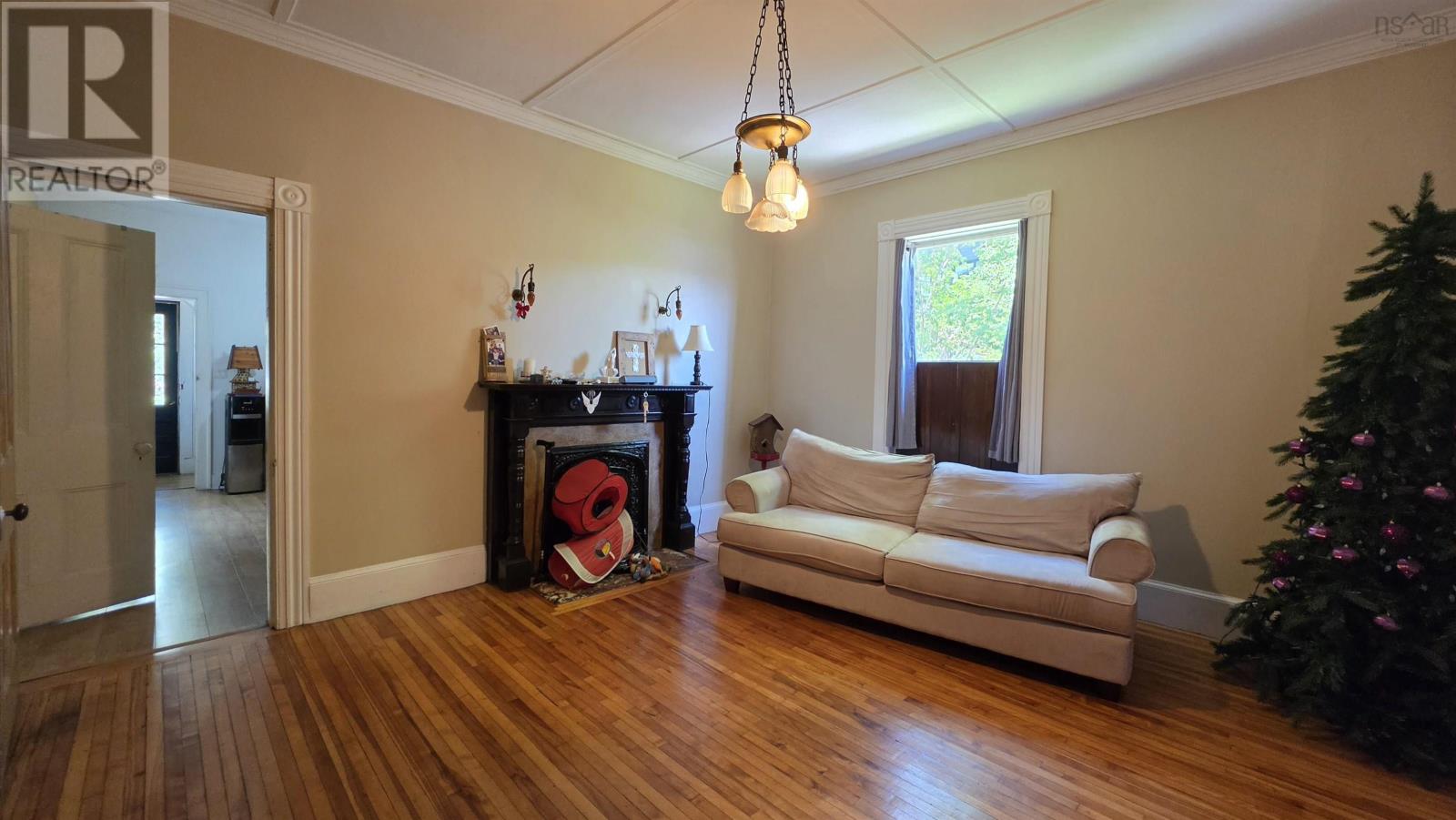 203 Queen Street, Truro, Nova Scotia  B2N 2B6 - Photo 8 - 202622220