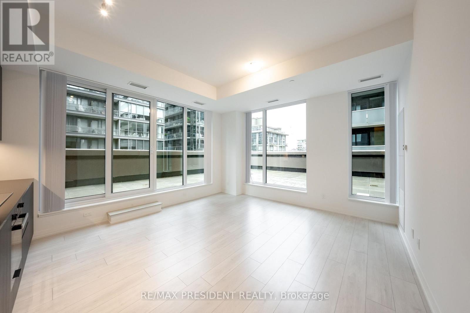 822 - 400 King Street W, Toronto, Ontario  M5V 1K2 - Photo 2 - C13737174