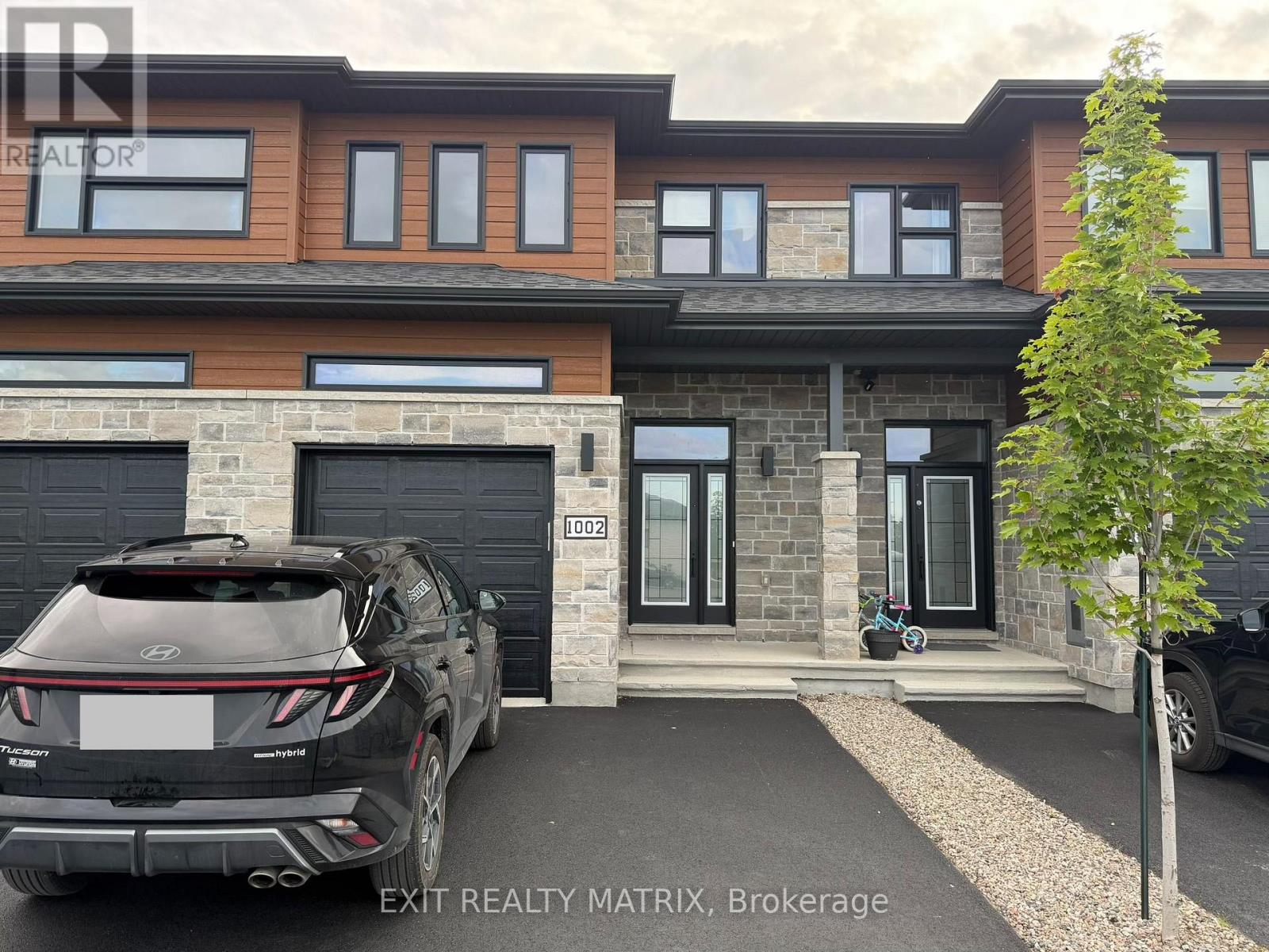 1002 Cologne Street, Russell, Ontario  K0A 1W0 - Photo 1 - X13737508