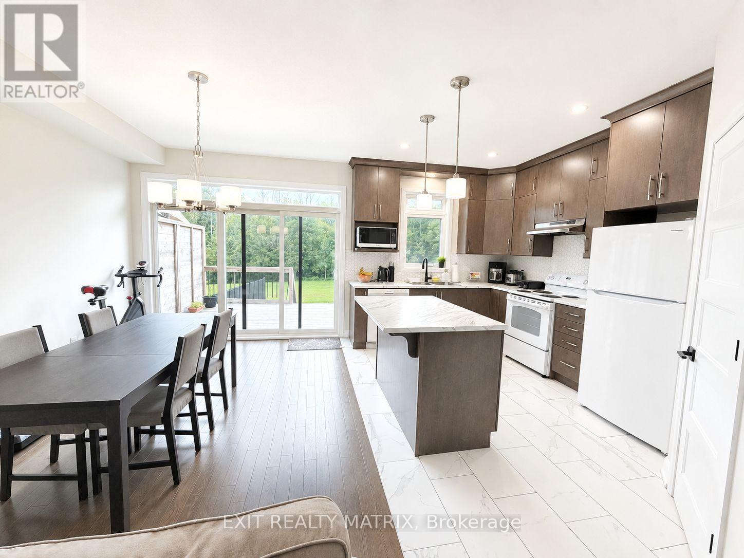 1002 Cologne Street, Russell, Ontario  K0A 1W0 - Photo 2 - X13737508