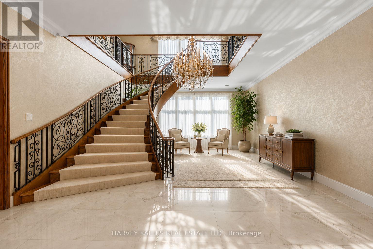 122 Dunvegan Road, Toronto, Ontario  M4V 2R3 - Photo 4 - C13737412