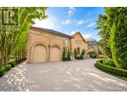 122 DUNVEGAN ROAD, Toronto, Ontario