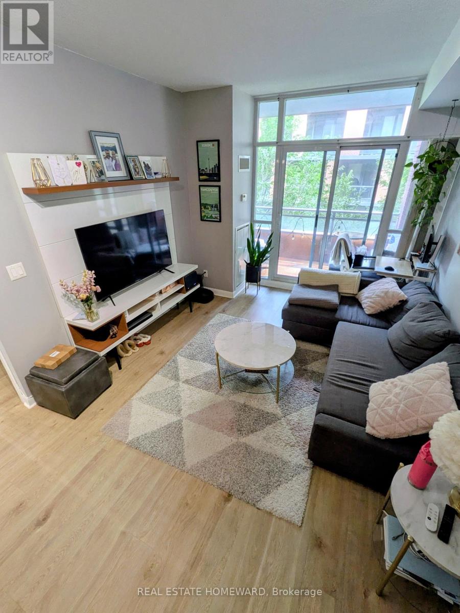 416 - 15 Bruyeres Mews, Toronto, Ontario  M5V 0A7 - Photo 4 - C13737444