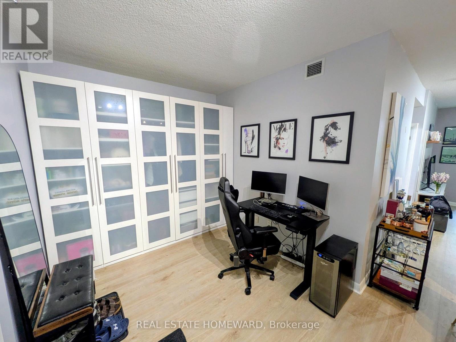 416 - 15 Bruyeres Mews, Toronto, Ontario  M5V 0A7 - Photo 8 - C13737444
