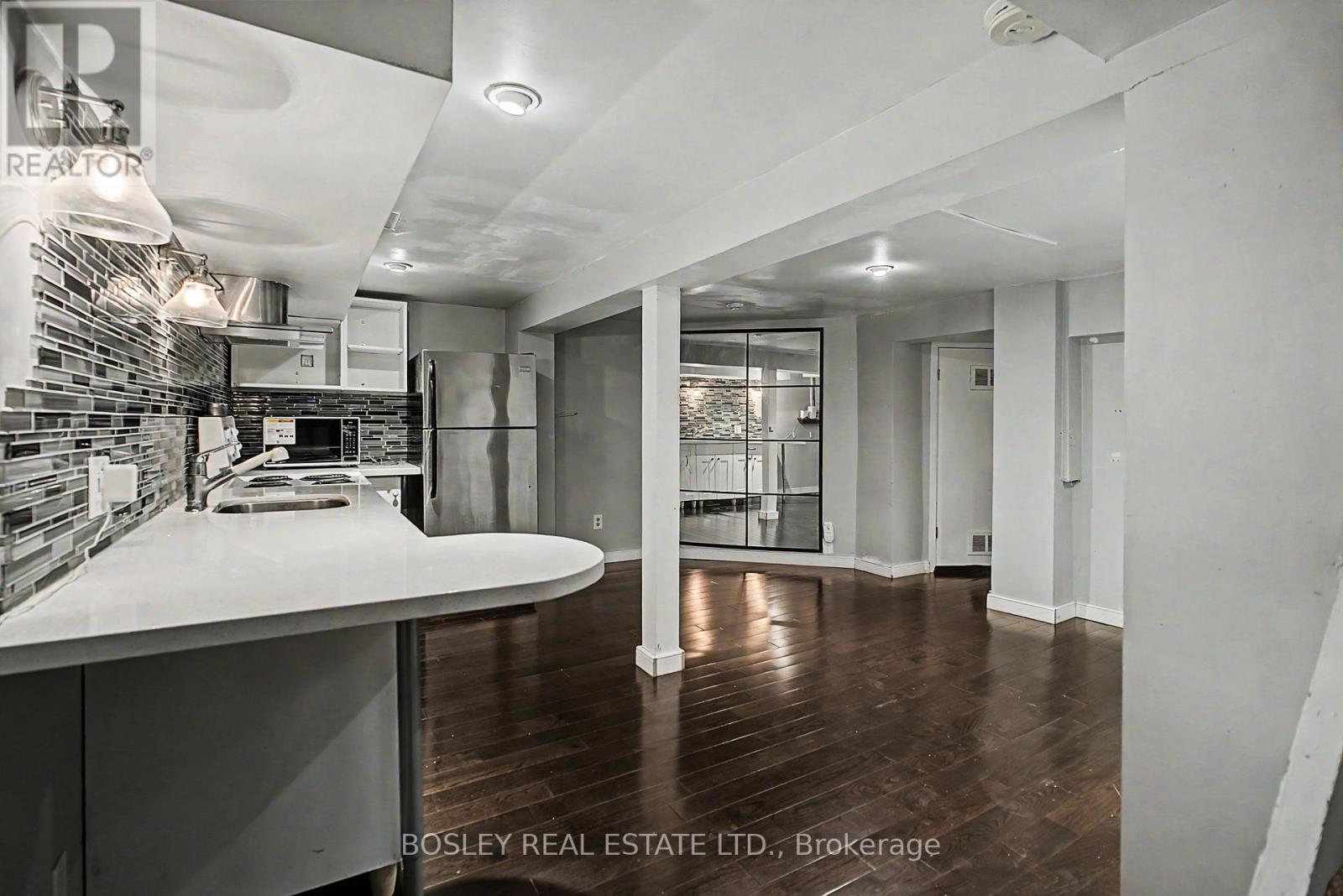 LOWER - 254 BROADWAY AVENUE, Toronto, Ontario