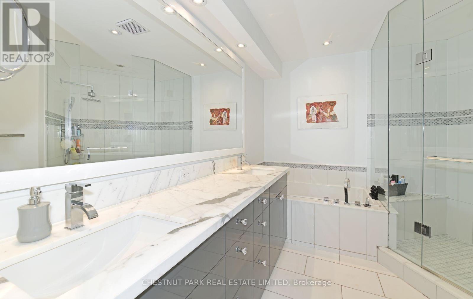 58 Alcorn Avenue, Toronto, Ontario  M4V 1E4 - Photo 10 - C13737594