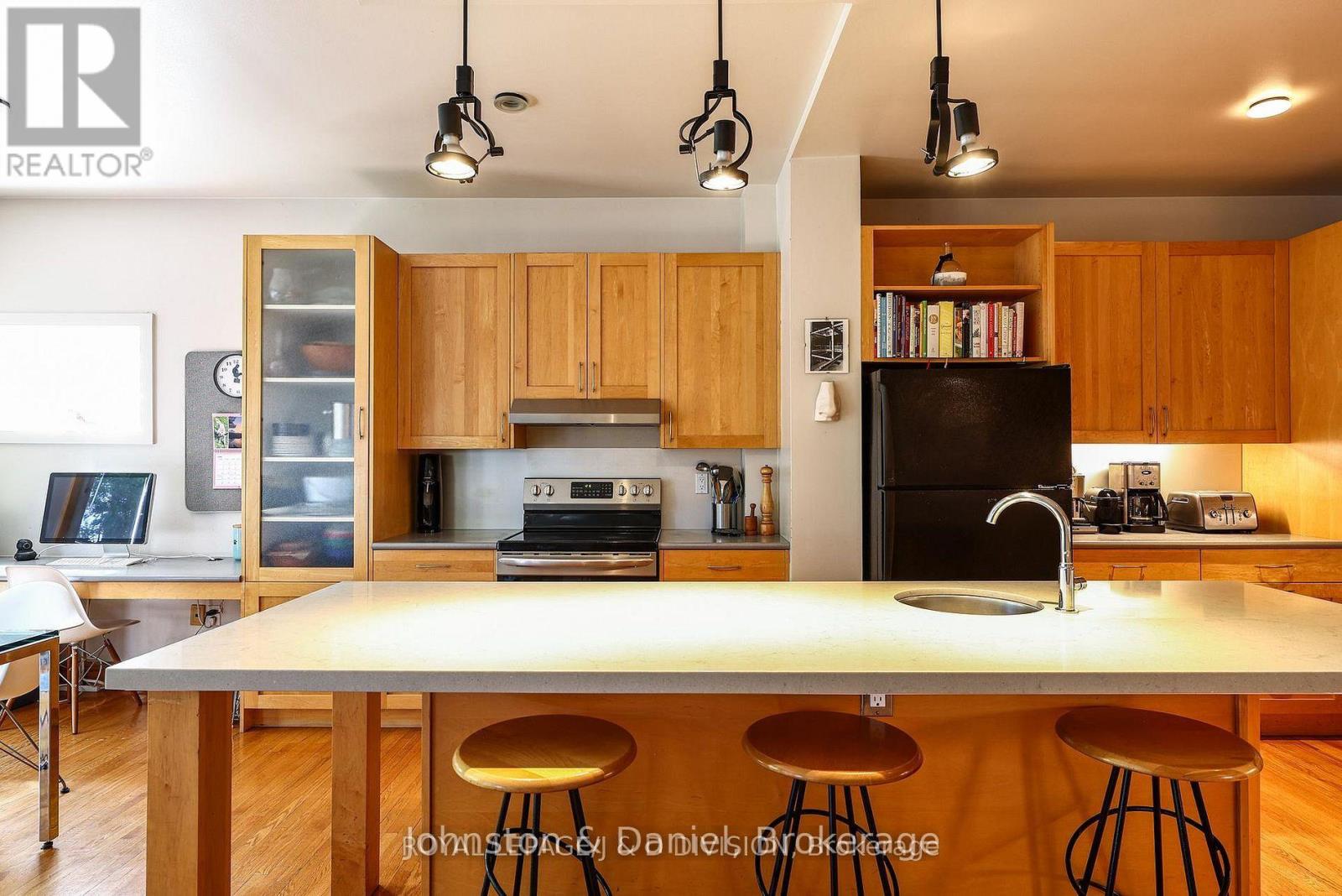 181 Rumsey Road, Toronto, Ontario  M4G 1P4 - Photo 10 - C13737624