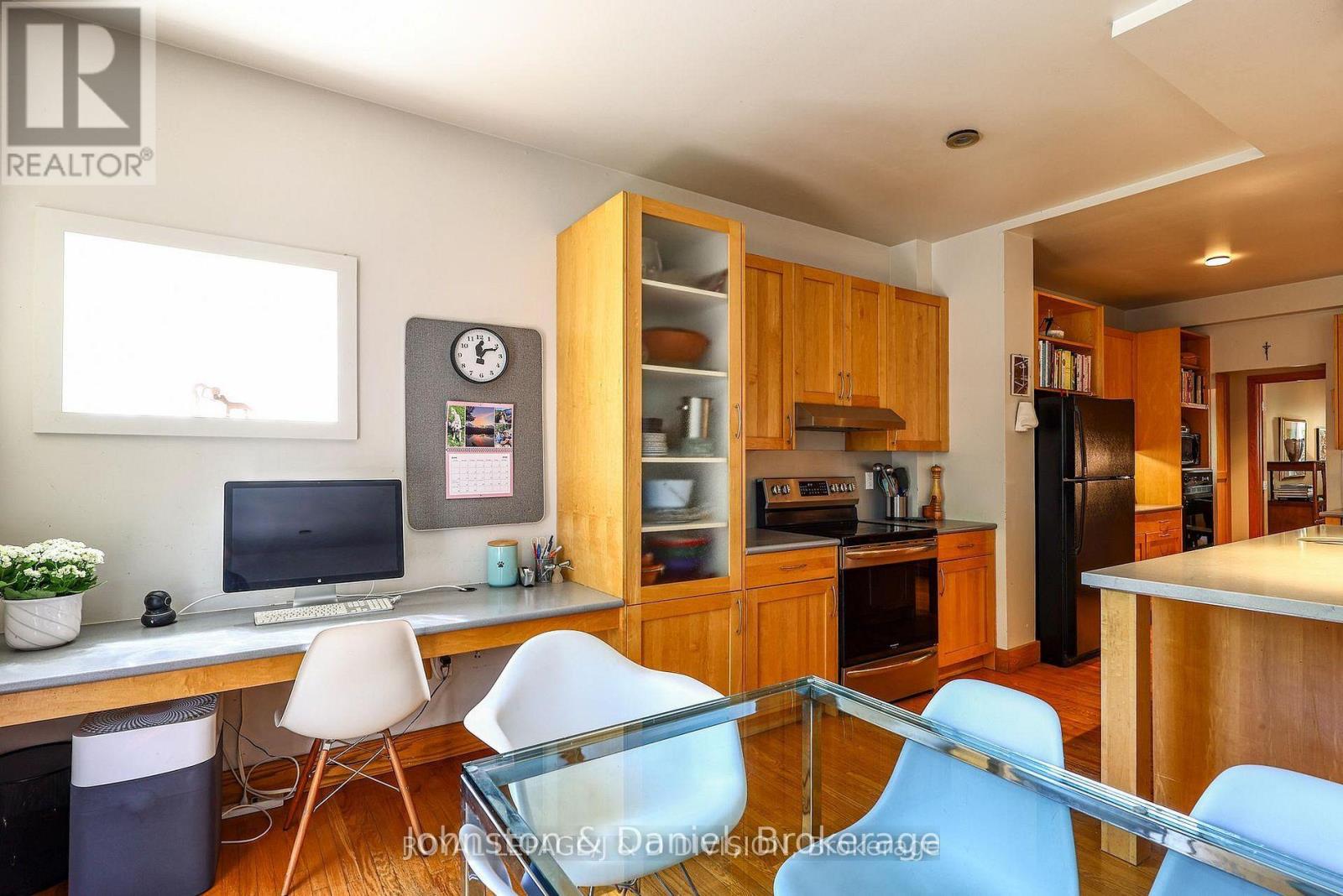 181 Rumsey Road, Toronto, Ontario  M4G 1P4 - Photo 13 - C13737624