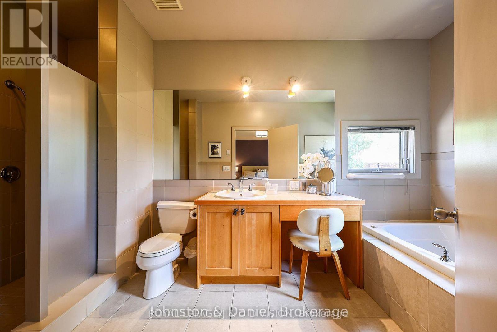 181 Rumsey Road, Toronto, Ontario  M4G 1P4 - Photo 21 - C13737624