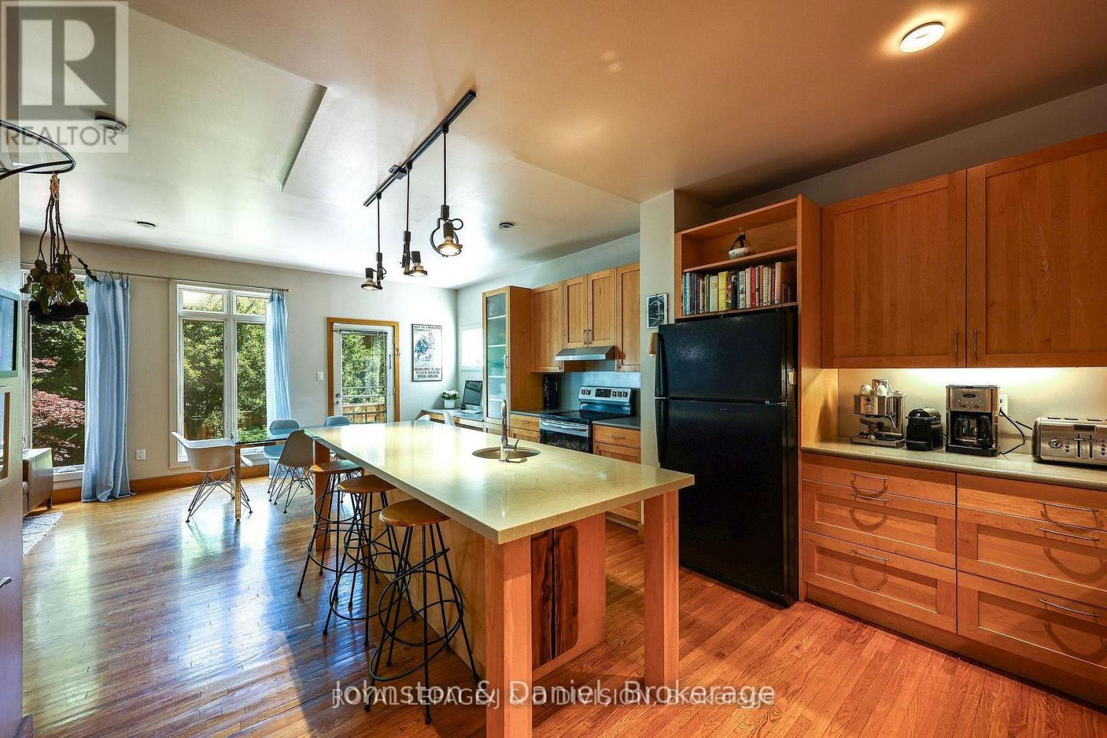 181 Rumsey Road, Toronto, Ontario  M4G 1P4 - Photo 9 - C13737624