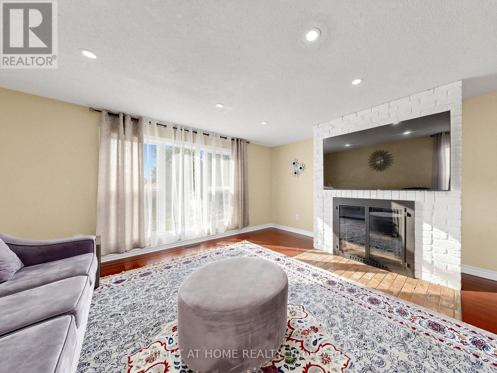 59 Brennan Road, Ajax, Ontario  L1T 1X5 - Photo 19 - E13737572