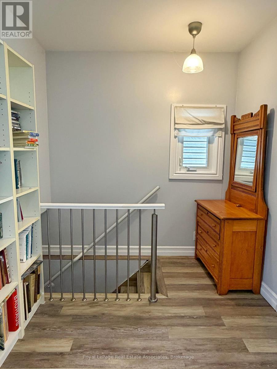 157 Glenmore Road, Toronto, Ontario  M4L 3M2 - Photo 14 - E13737576