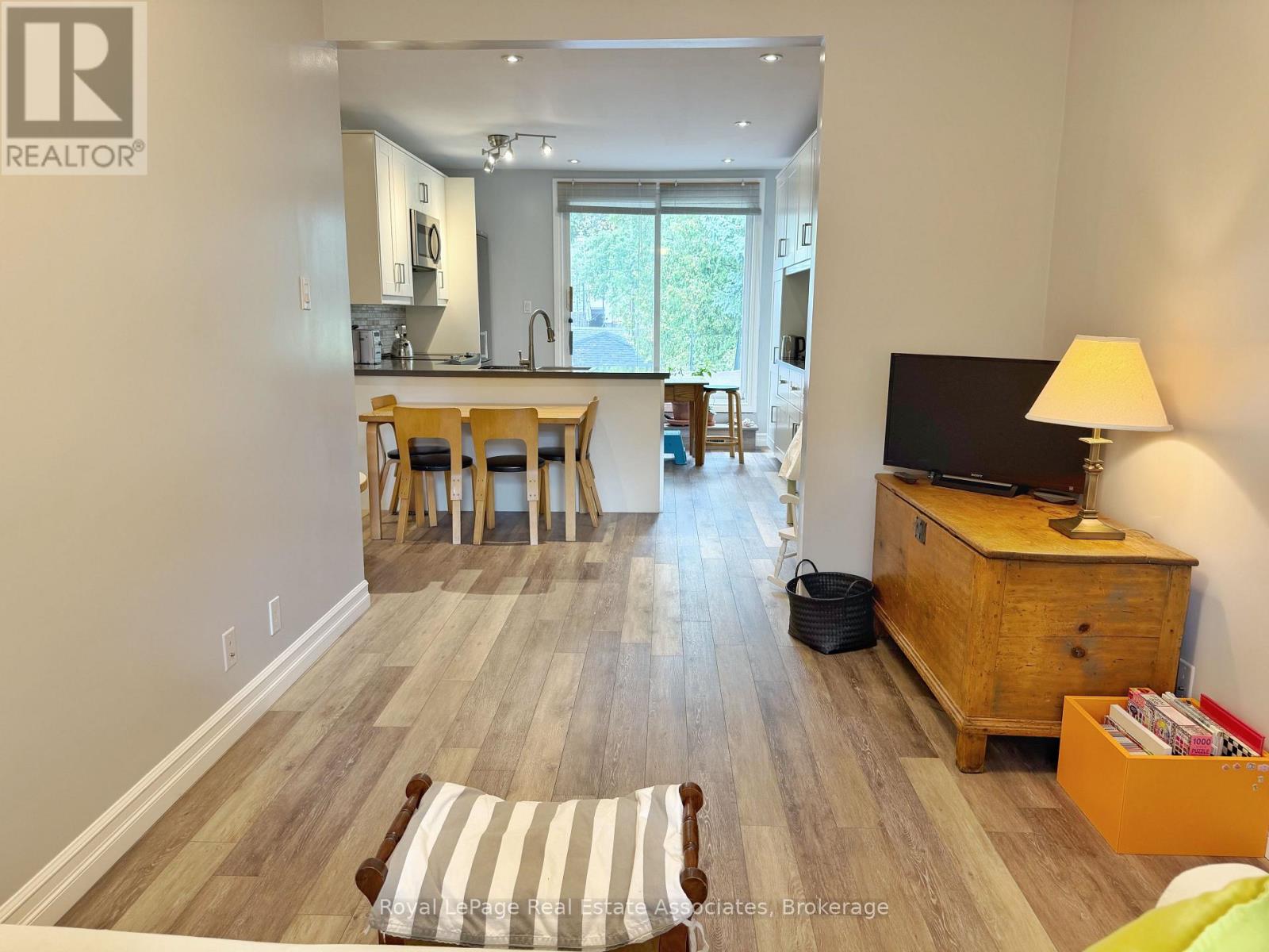 157 Glenmore Road, Toronto, Ontario  M4L 3M2 - Photo 2 - E13737576
