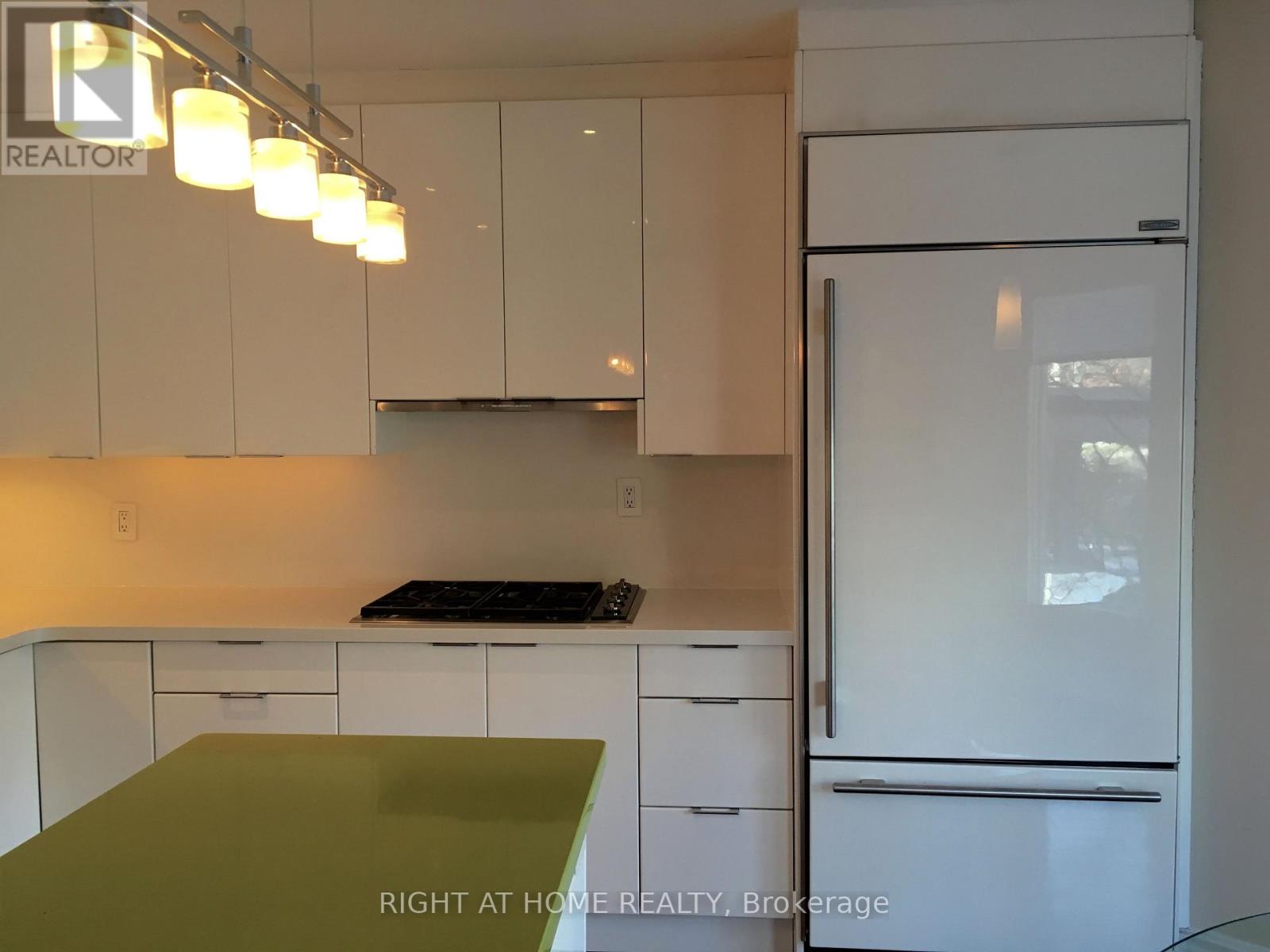 63 Walker Avenue, Toronto, Ontario  M4V 1G3 - Photo 12 - C13737568