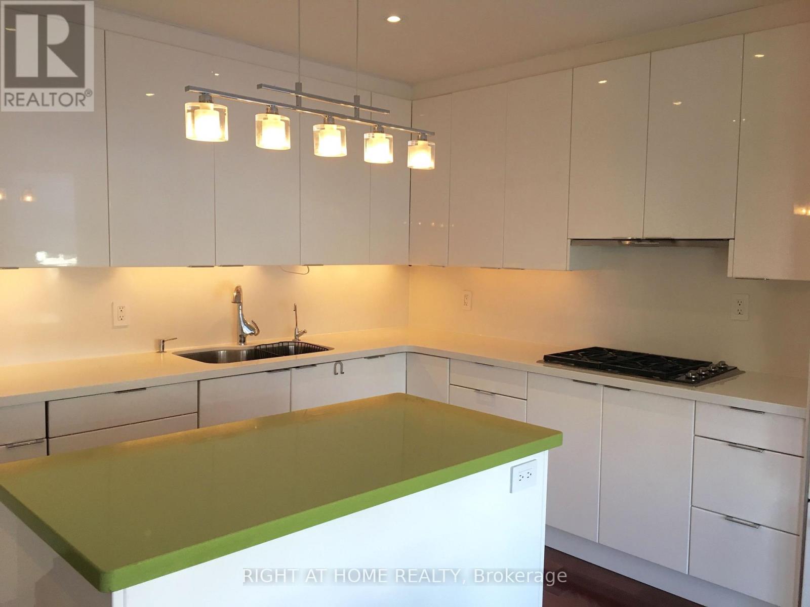 63 Walker Avenue, Toronto, Ontario  M4V 1G3 - Photo 8 - C13737568