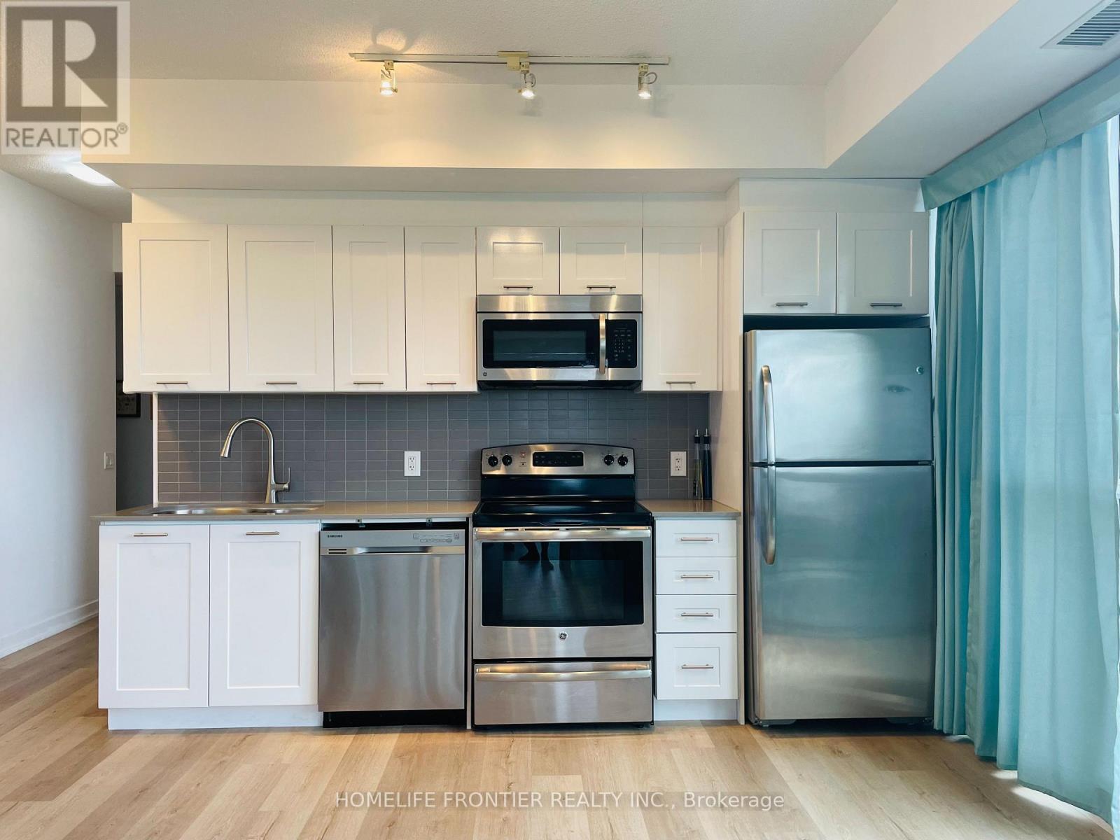 1001 - 2200 Lakeshore Boulevard W, Toronto, Ontario M8V 1A4 - Photo 4 - W13733706