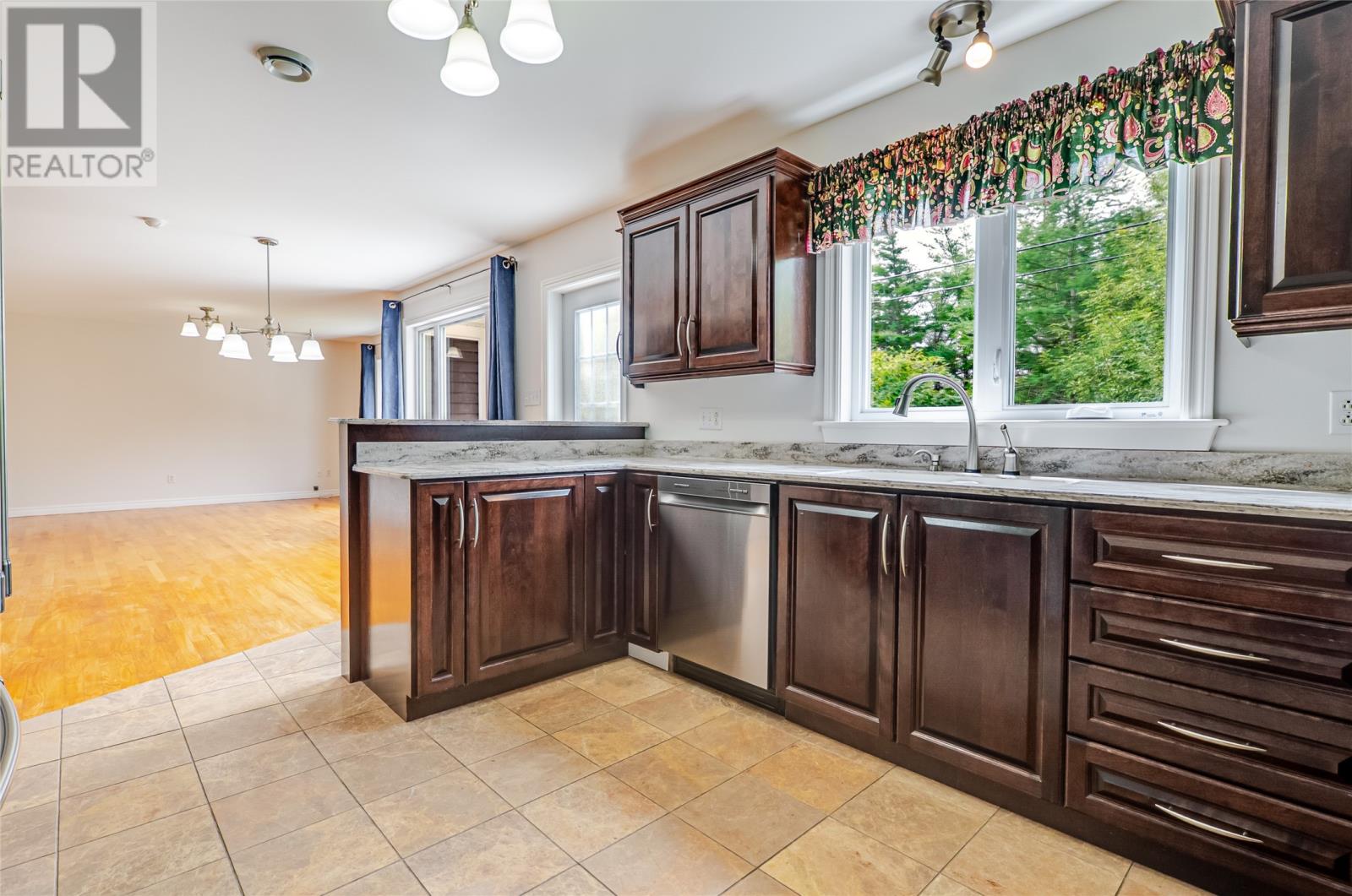 23 Brooklyn Avenue, St. John's — photo 24