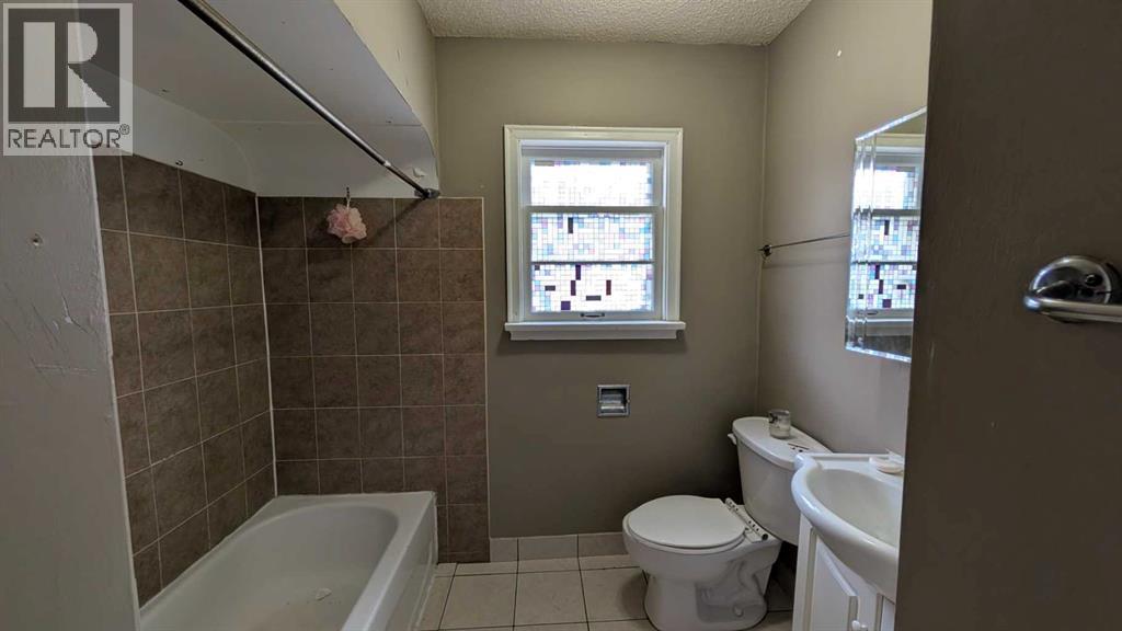 3414 Centre Street Ne, Calgary, Alberta  T2E 2X8 - Photo 10 - A2340216