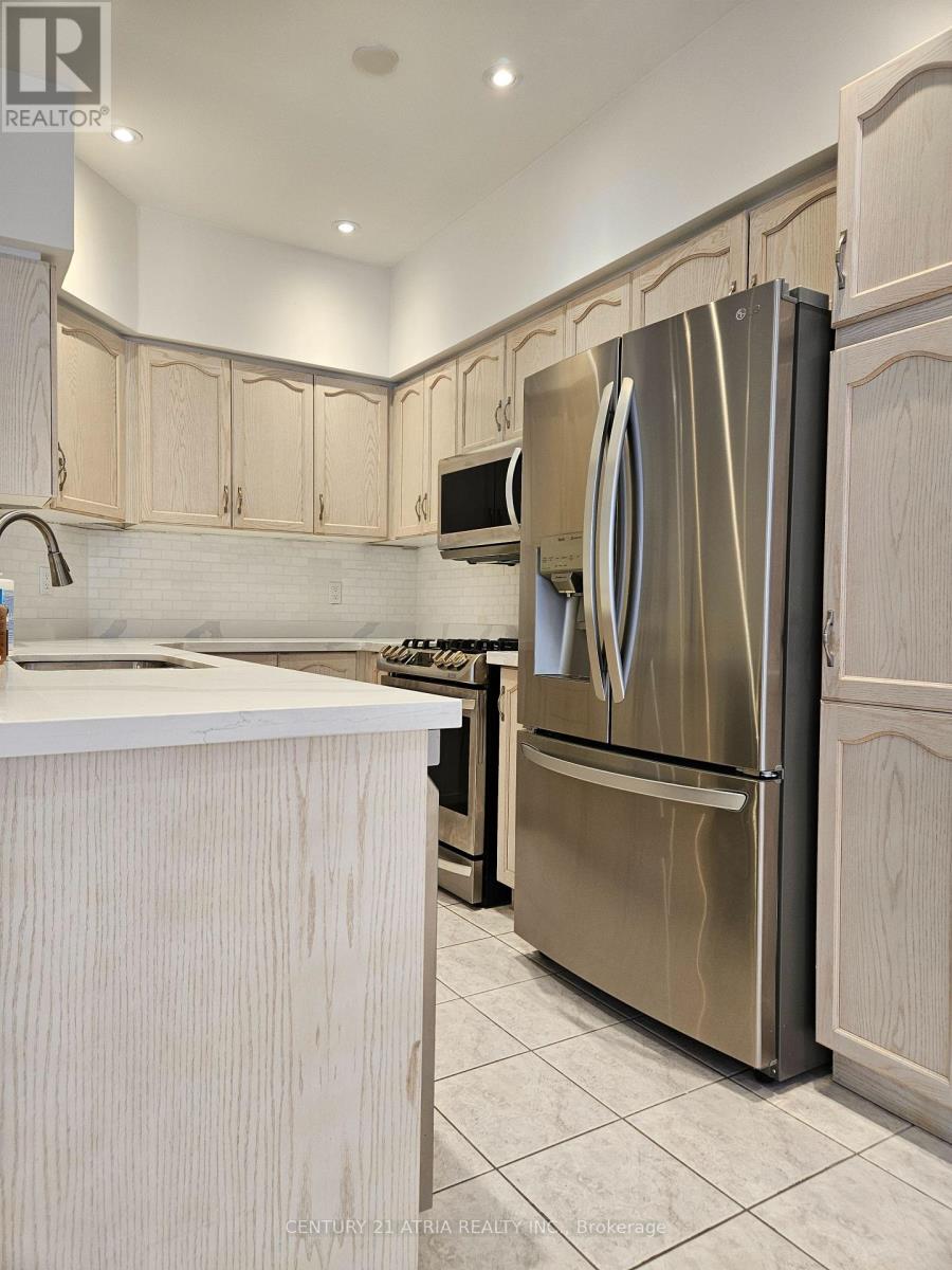 266 John West Way, Aurora, Ontario  L4G 7J3 - Photo 5 - N13737510