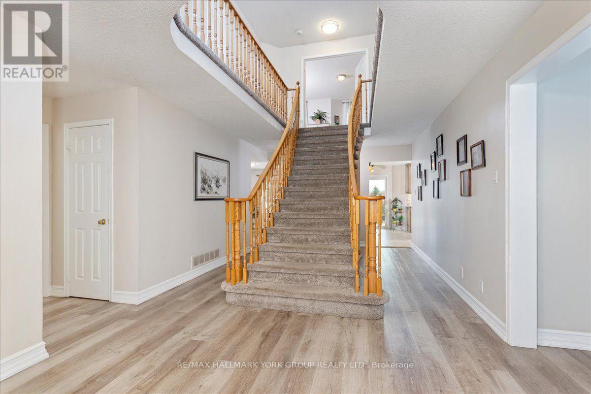 151 Natanya Boulevard, Georgina, Ontario  L4P 3N2 - Photo 7 - N13737604