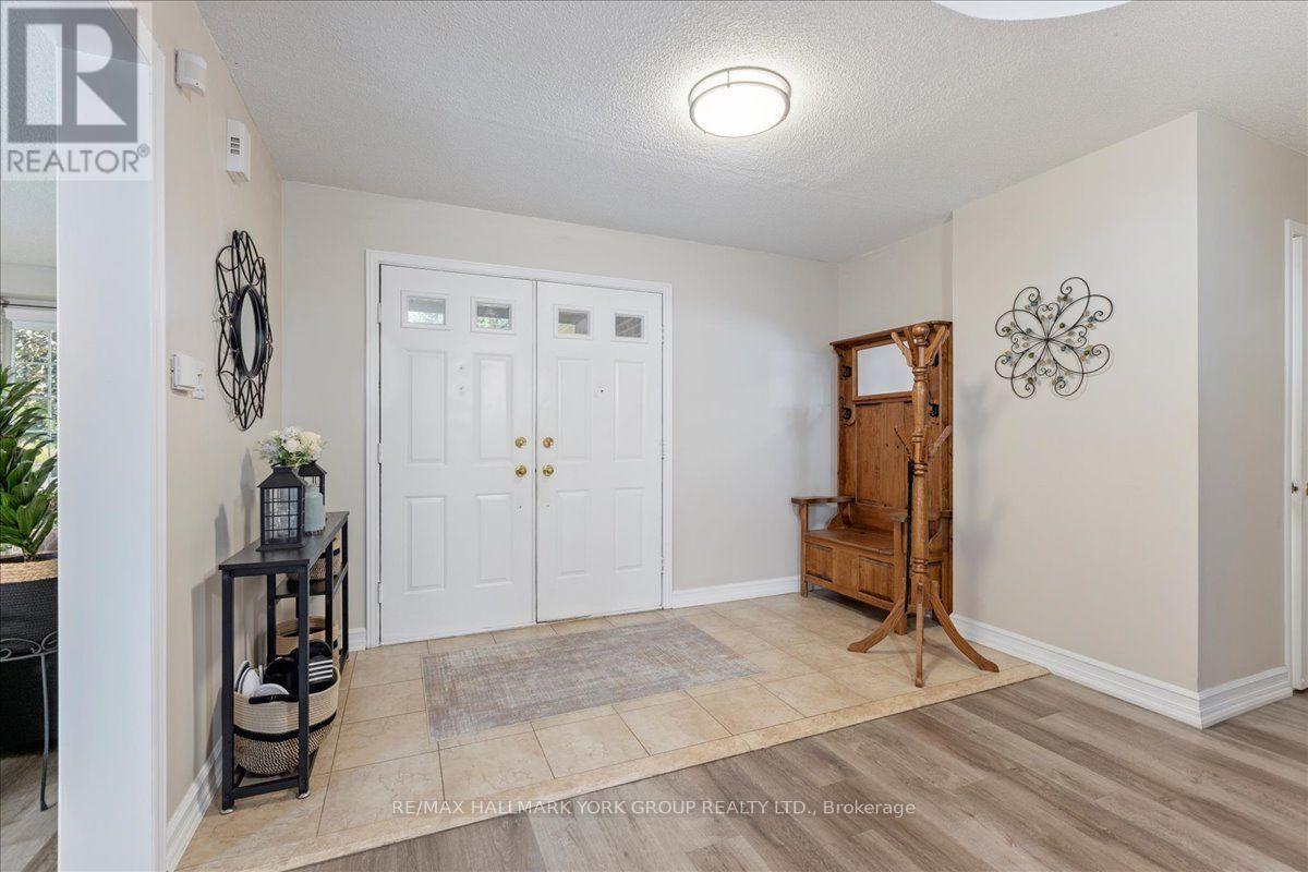151 Natanya Boulevard, Georgina, Ontario  L4P 3N2 - Photo 8 - N13737604