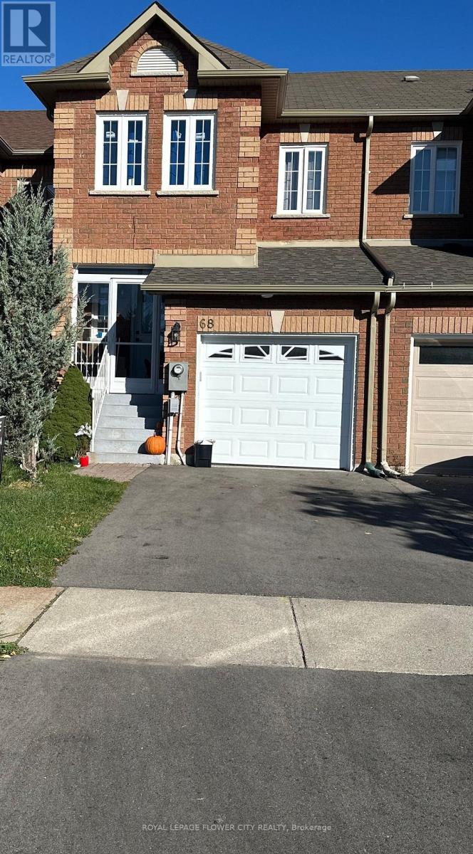 68 Denton Circle, Vaughan, Ontario  L6A 2N4 - Photo 2 - N13737646