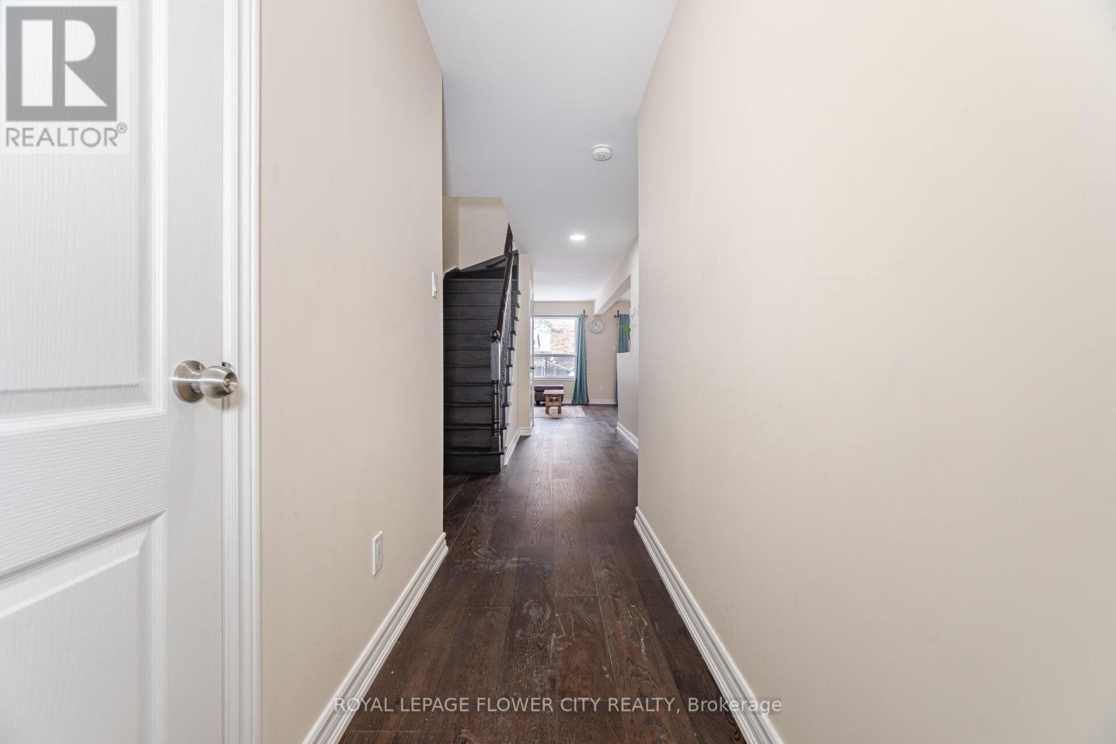 68 Denton Circle, Vaughan, Ontario  L6A 2N4 - Photo 5 - N13737646