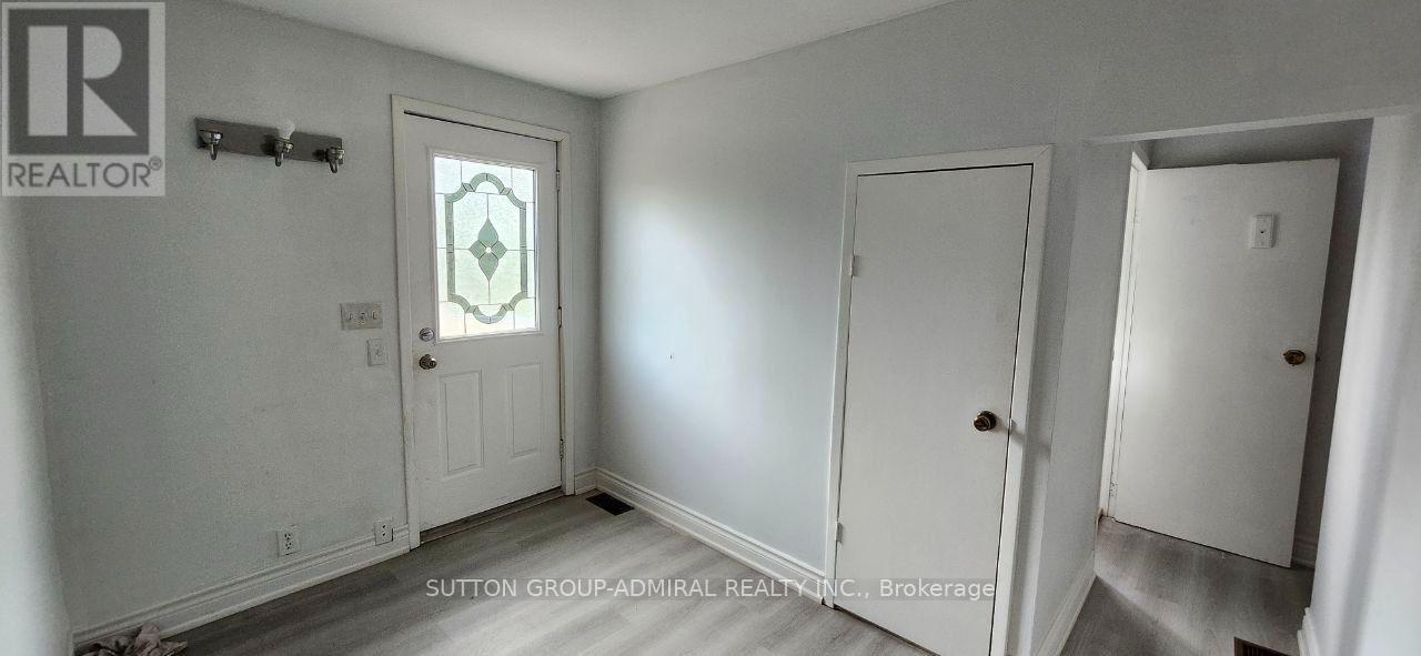 186 Parkview Road, Georgina, Ontario  L4P 2J7 - Photo 3 - N13737648