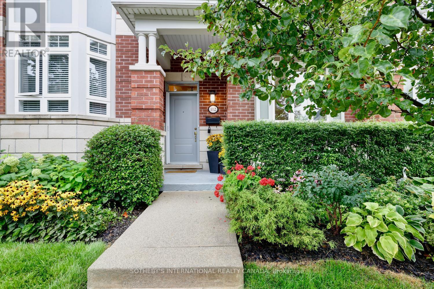 112 Waterside Drive, Mississauga, Ontario L5G 4T8 - Photo 2 - W13737410