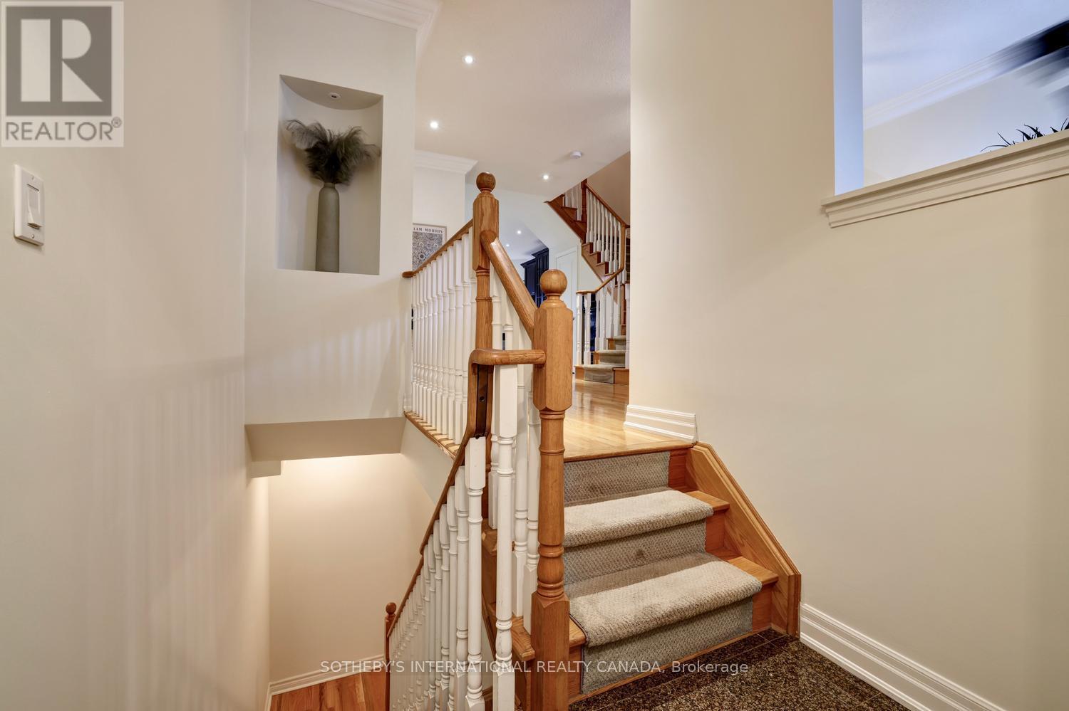 112 Waterside Drive, Mississauga, Ontario L5G 4T8 - Photo 3 - W13737410