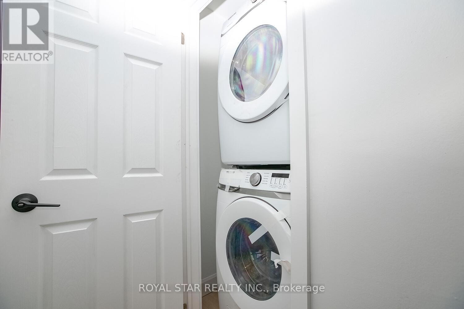 Upper - 114 Wincott Drive, Toronto, Ontario  M9P 2P6 - Photo 10 - W13737616