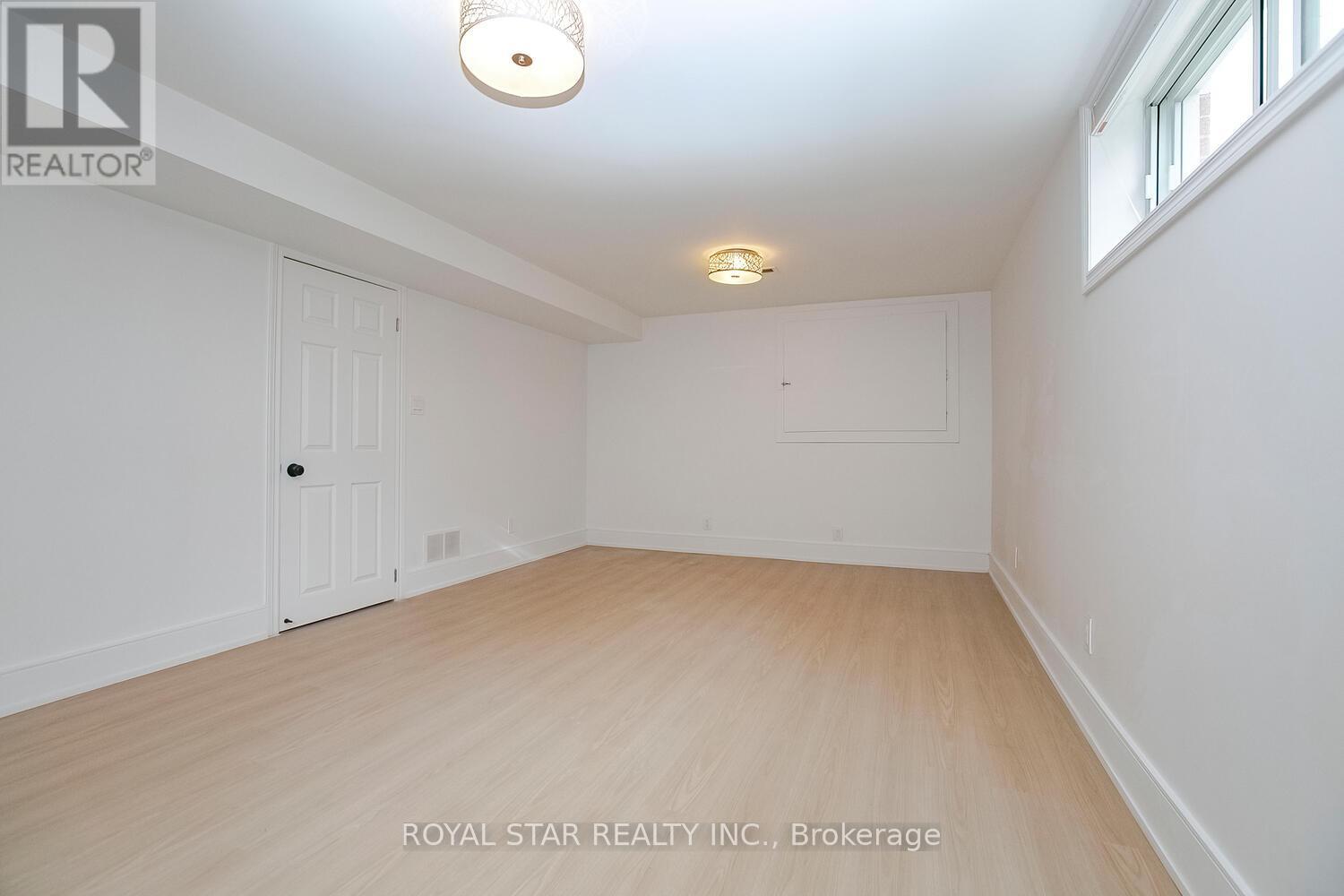 Upper - 114 Wincott Drive, Toronto, Ontario  M9P 2P6 - Photo 4 - W13737616