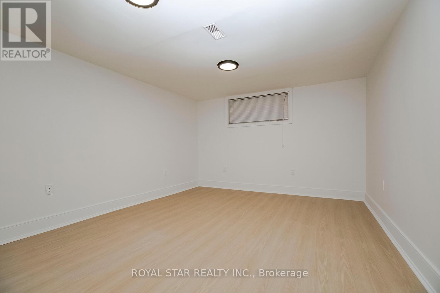 Upper - 114 Wincott Drive, Toronto, Ontario  M9P 2P6 - Photo 8 - W13737616