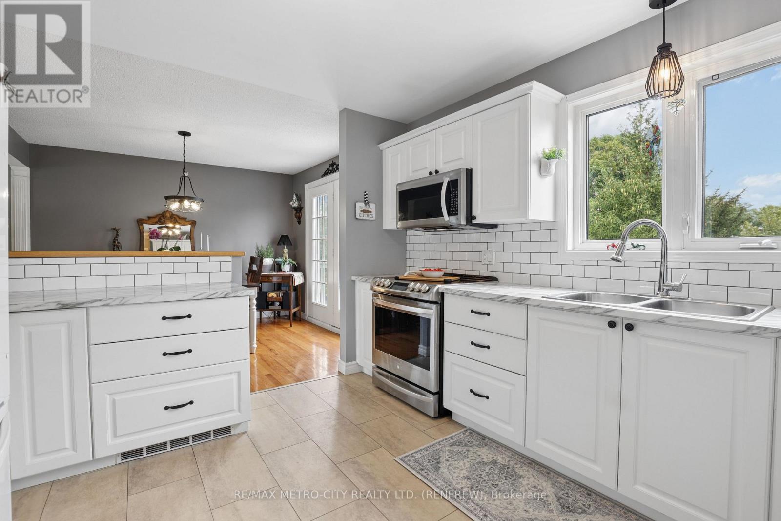 876 Hillsview Street, Renfrew, Ontario  K7V 4H8 - Photo 13 - X13735096
