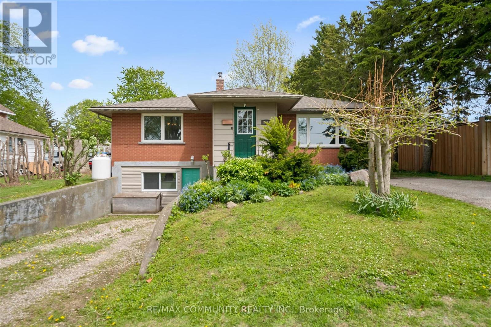 2063 GEORGE STREET, Howick, Ontario