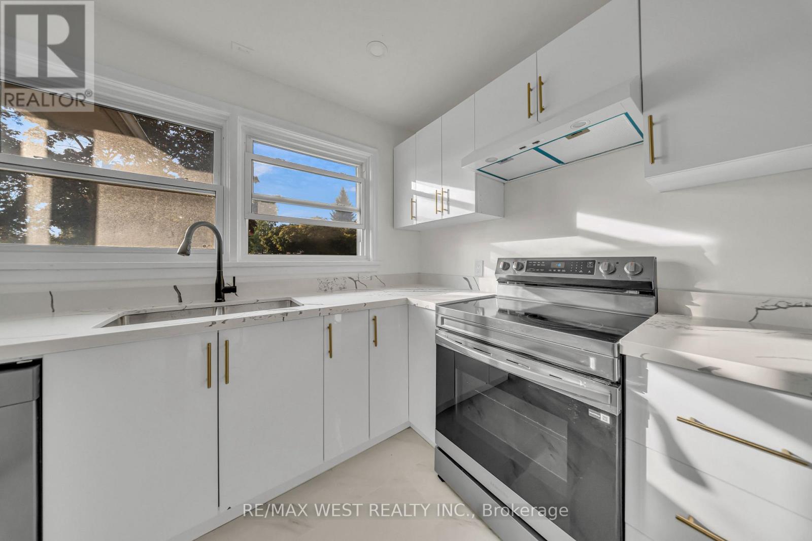 28 Donley Street, Kitchener, Ontario  N2M 3P1 - Photo 10 - X13737416