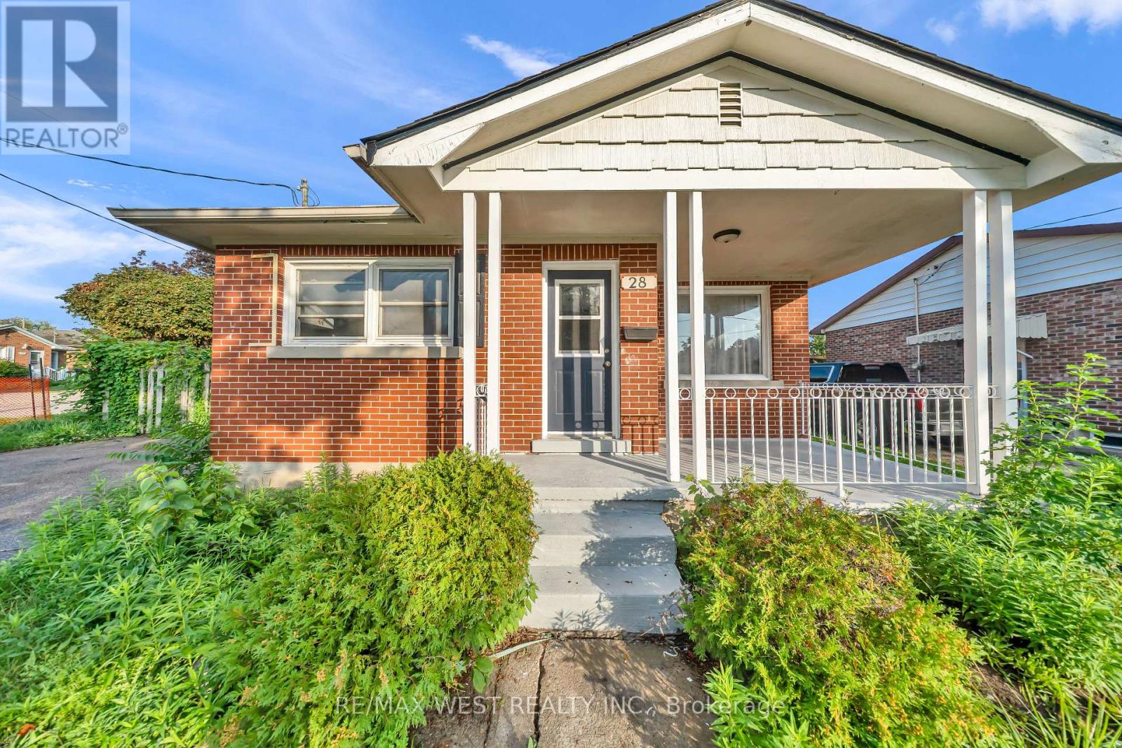 28 Donley Street, Kitchener, Ontario  N2M 3P1 - Photo 3 - X13737416
