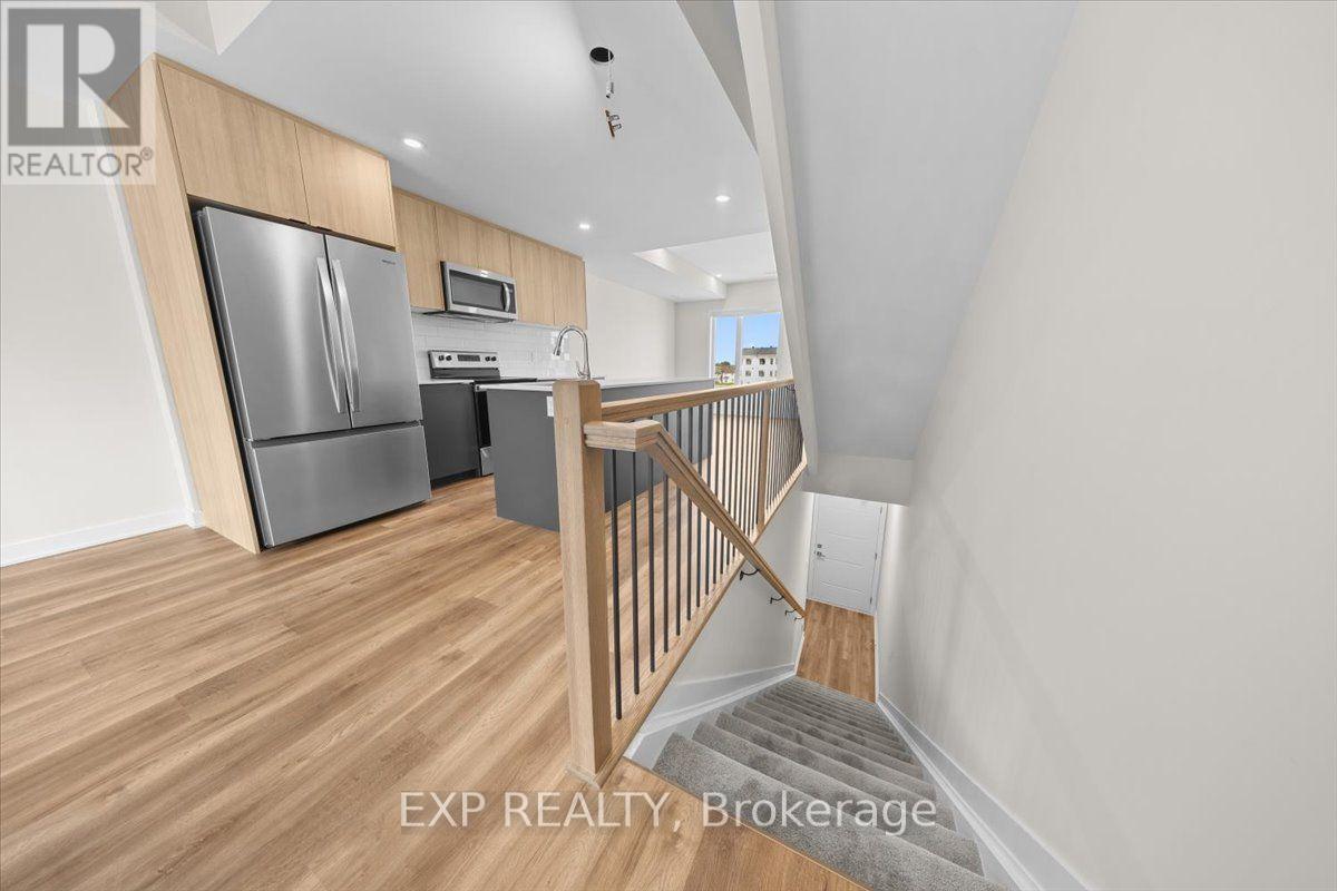 209 Antelope Private, Ottawa, Ontario  K2W 0C7 - Photo 4 - X13715536
